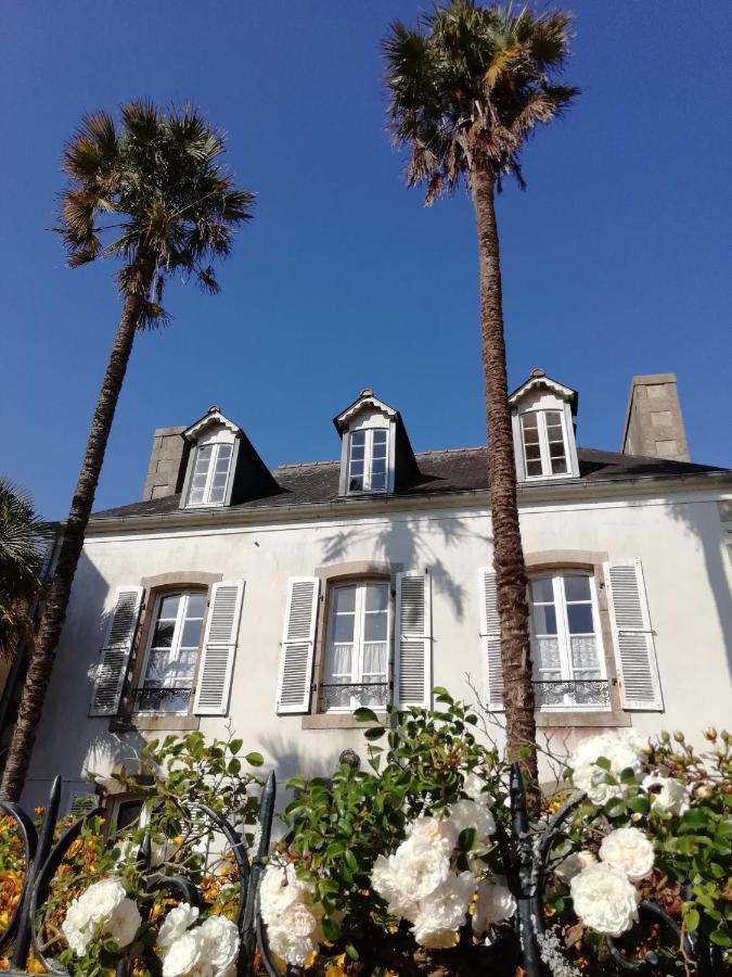 Maison Papillons Plomodiern Luaran gambar