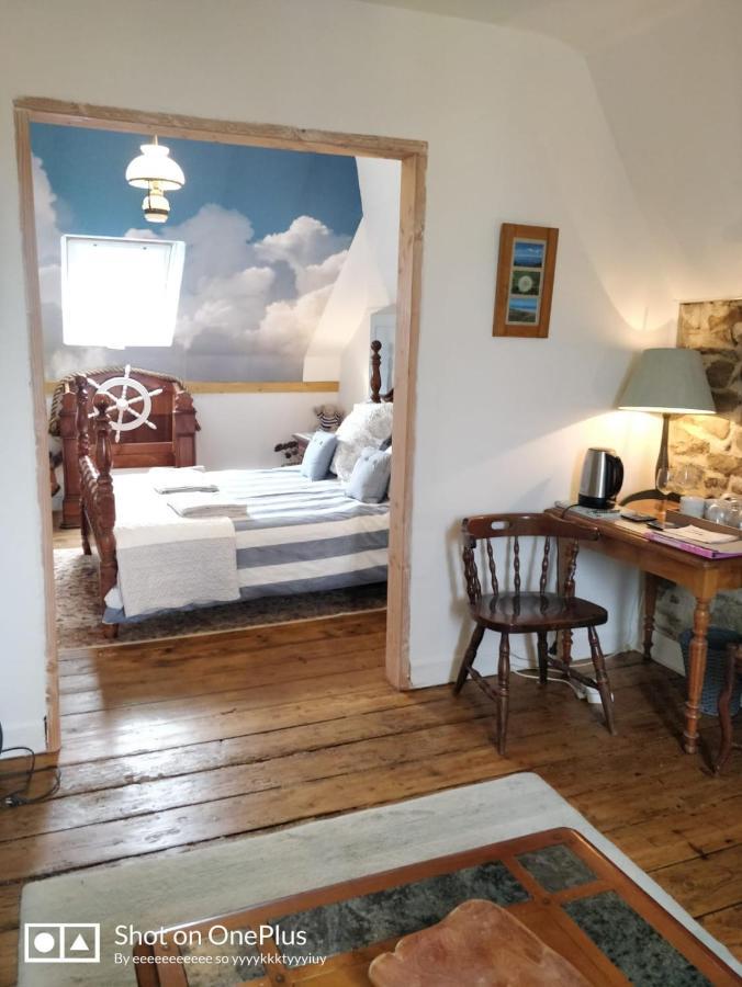 Maison Papillons Plomodiern Luaran gambar