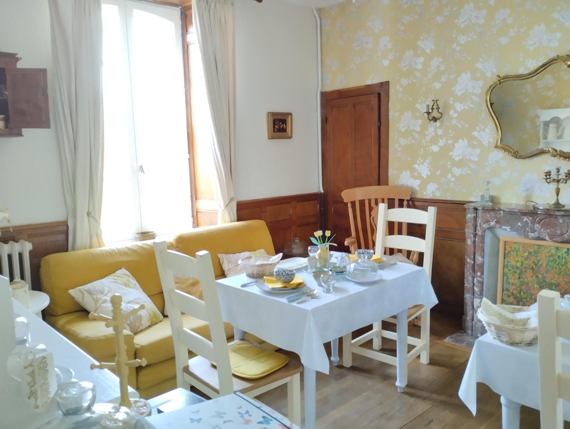 Maison Papillons Plomodiern Luaran gambar