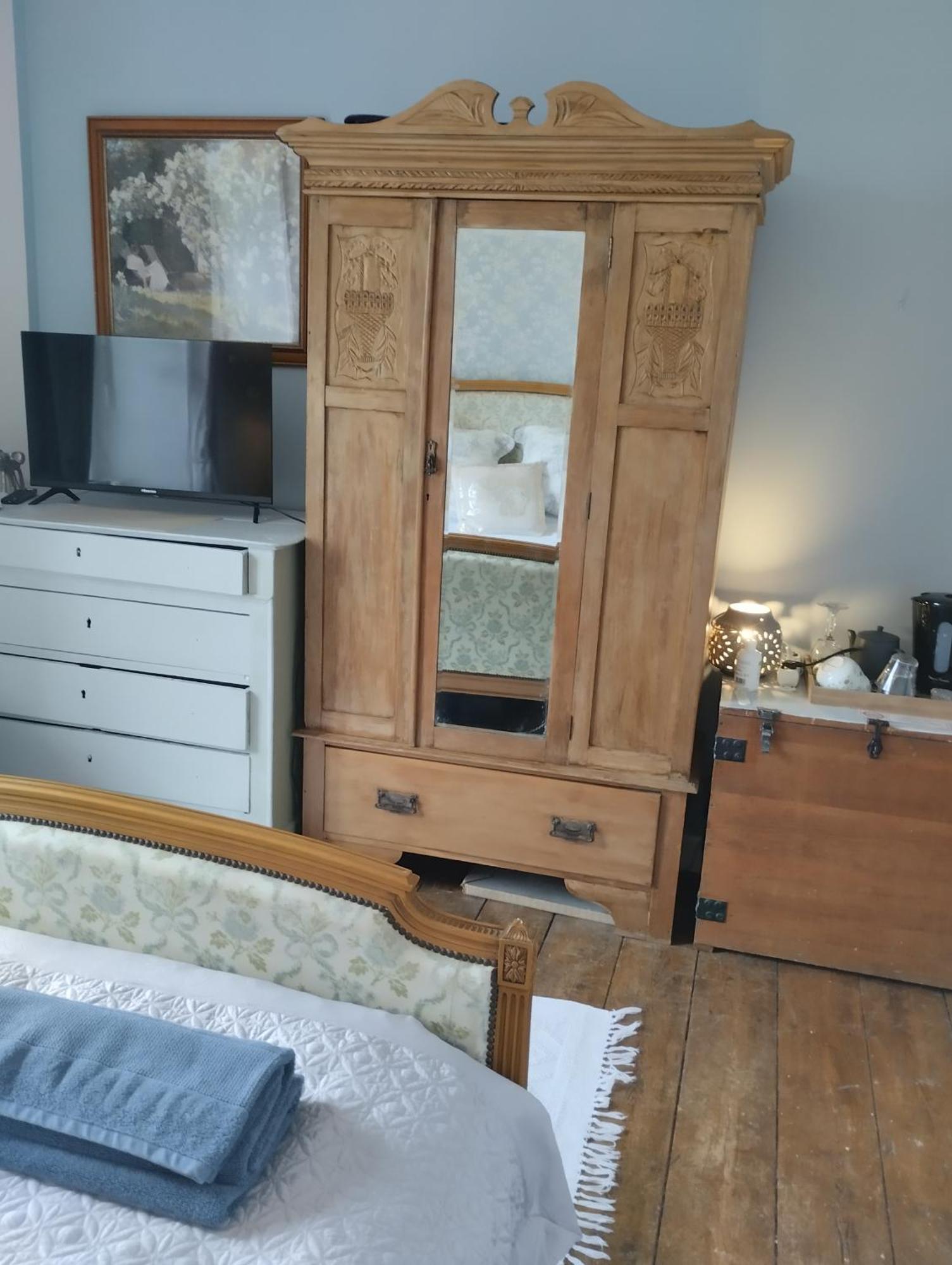 Maison Papillons Plomodiern Luaran gambar