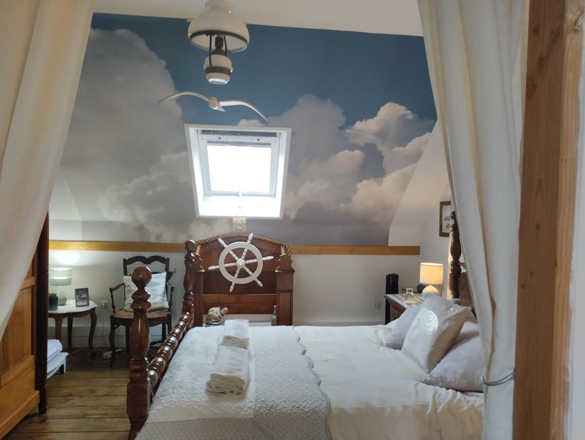 Maison Papillons Plomodiern Luaran gambar