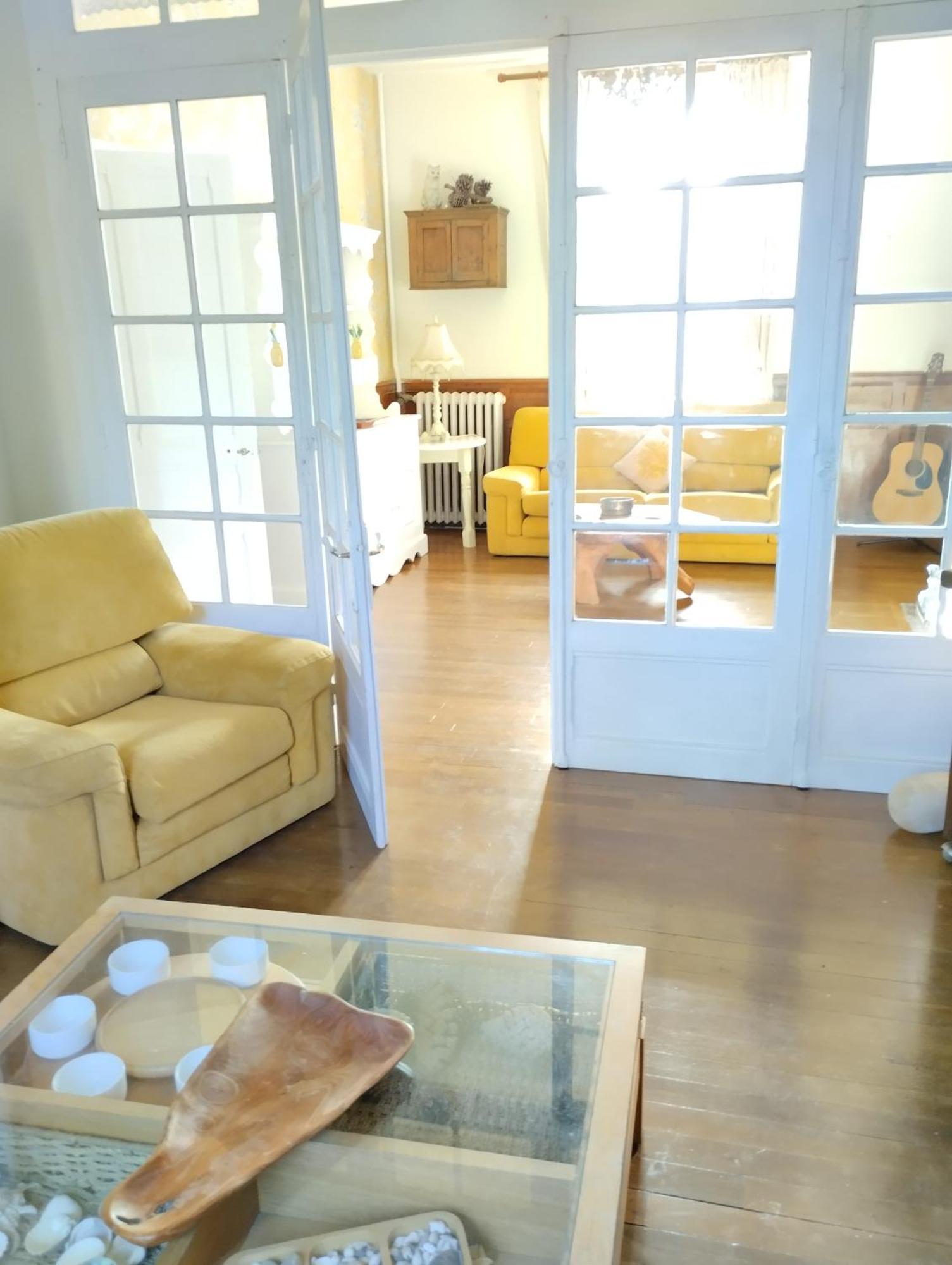 Maison Papillons Plomodiern Luaran gambar